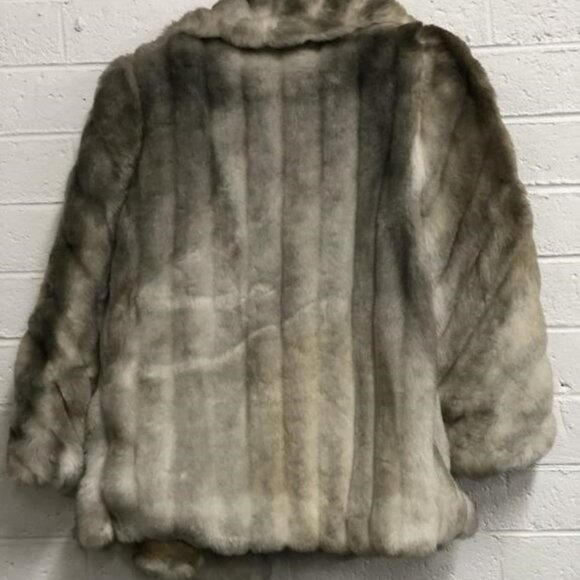 Lapaul’s Vintage Faux Fur Jacket White, gray & Silver size 12 Large gorgeous!! - Picture 2 of 4